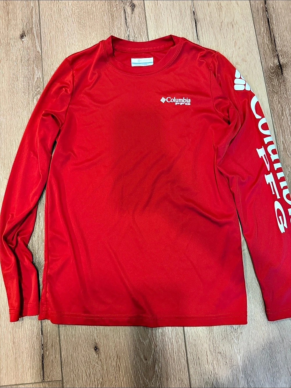 Columbia Omni-Shade long sleeve shirt Red Long Sleeve Shirt Size Medium Like New